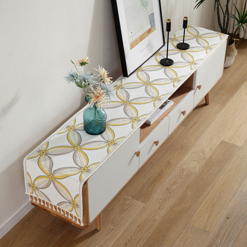 Geometric Triangle Pattern Table Runner
