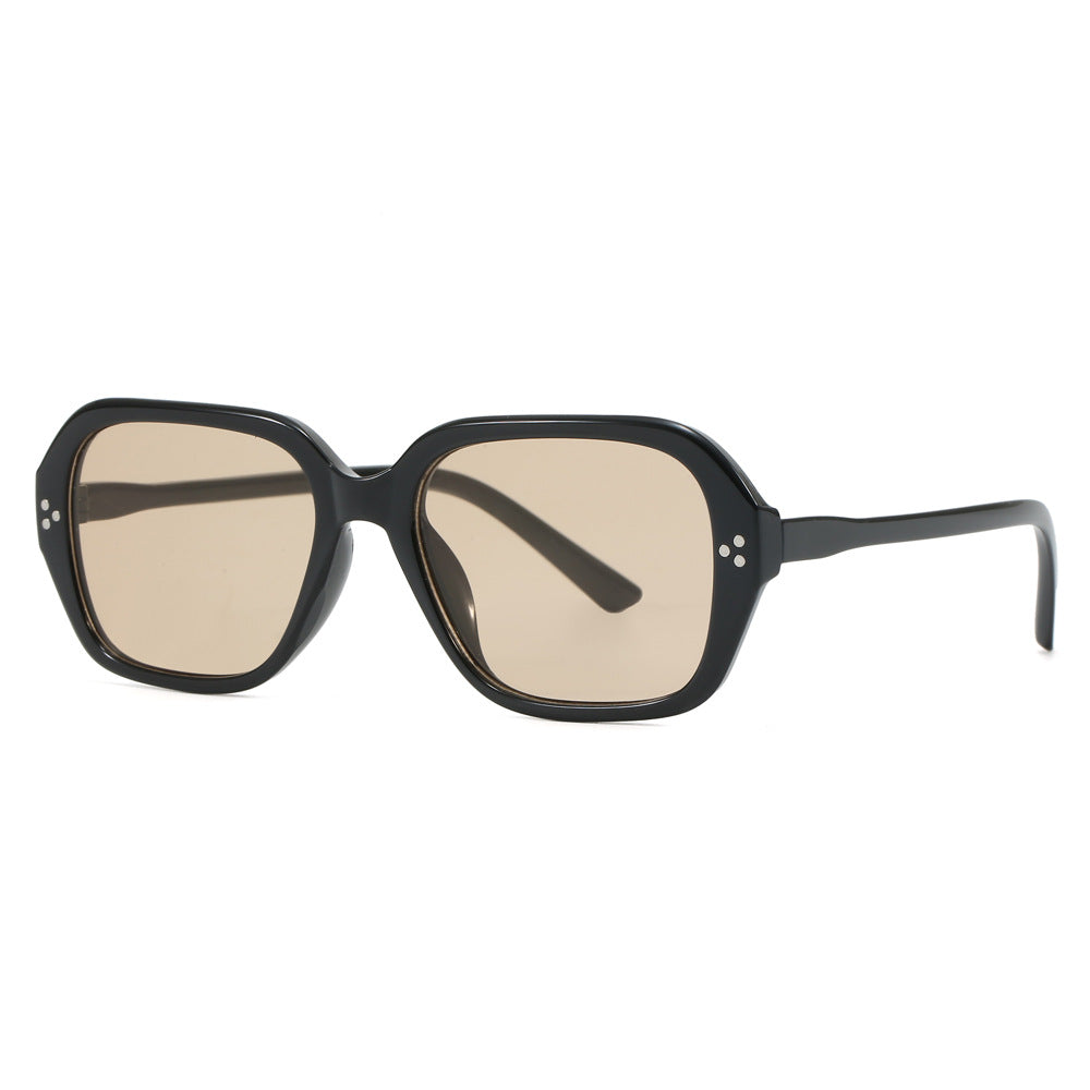 Women's fashionable oversized sunglasses in an elegant design Karnz