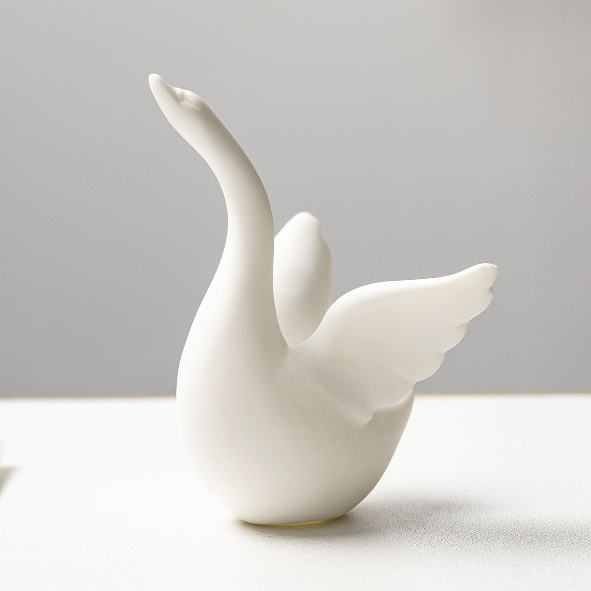 Curved Ceramic Figure Acalora