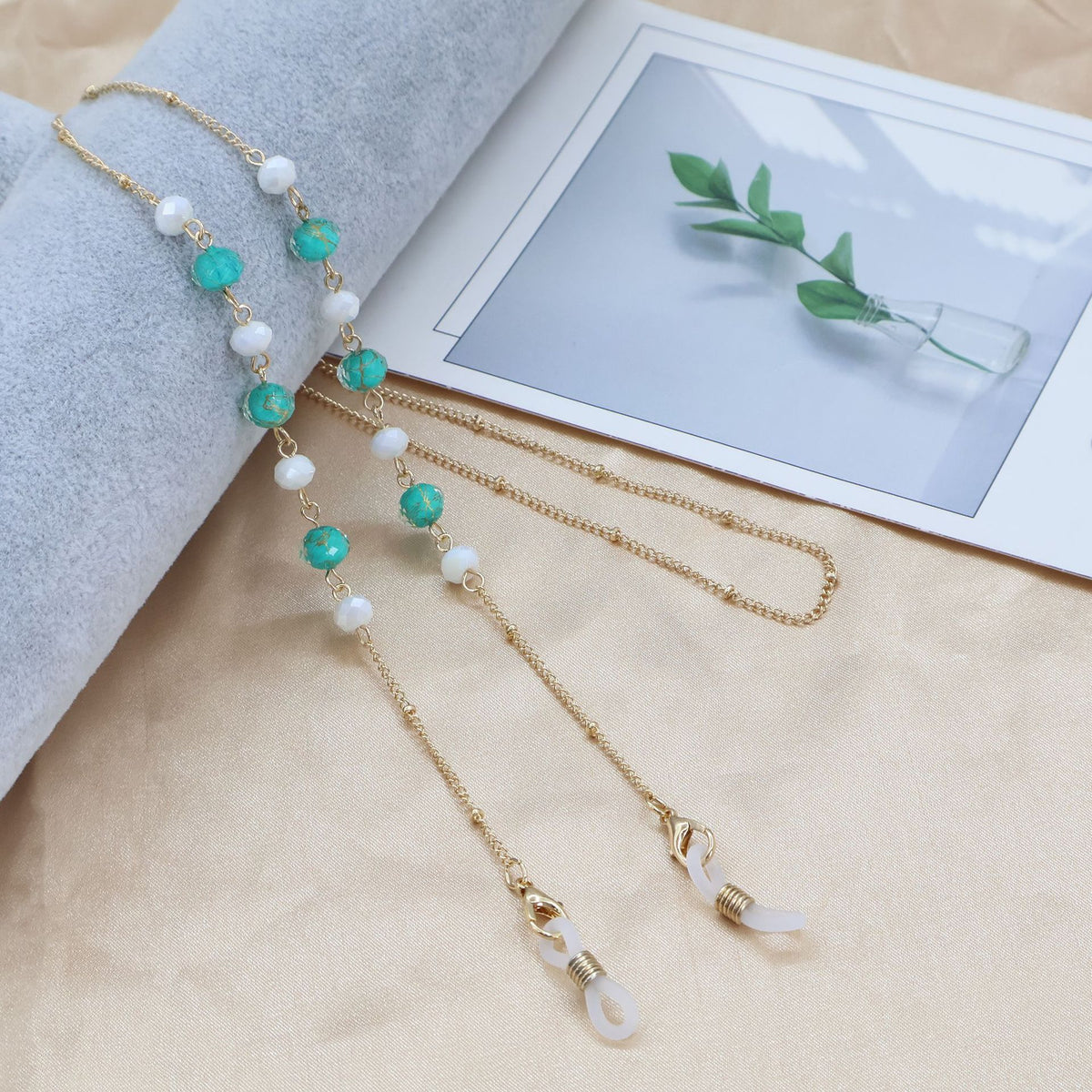 Fashionable Eyewear Chain Acalora