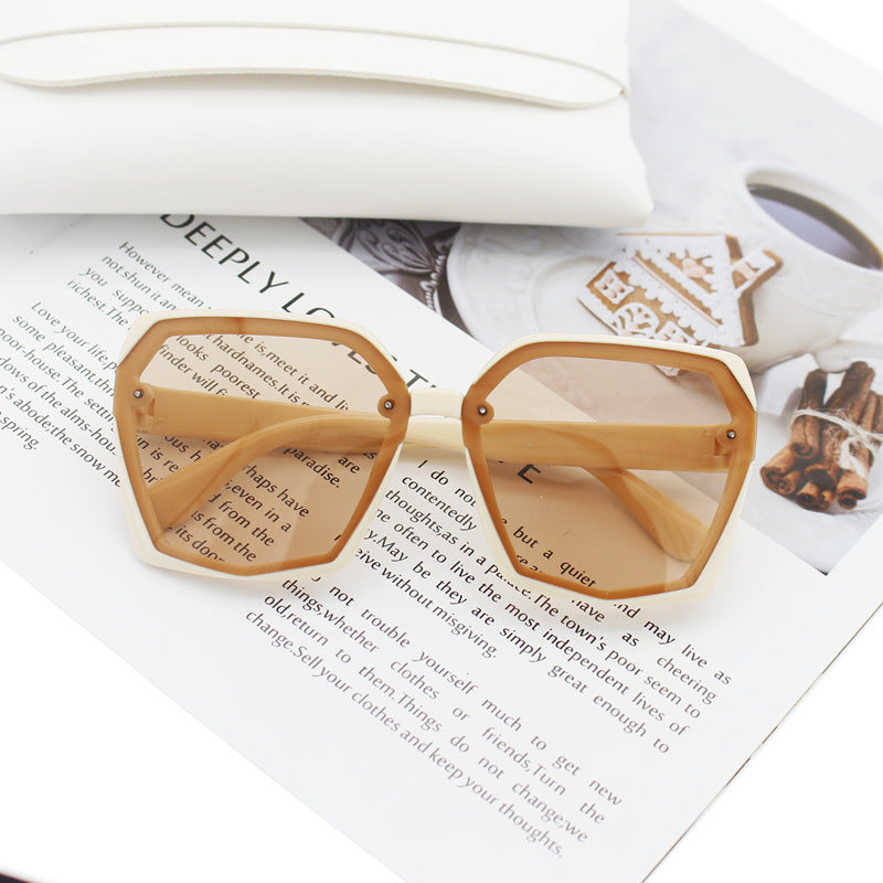 Ladies Designer Sunglasses in Elegant Hexagon Design Bowlift