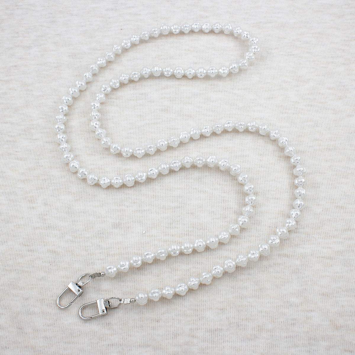 Elegant Pearl Eyewear Chain Acalora