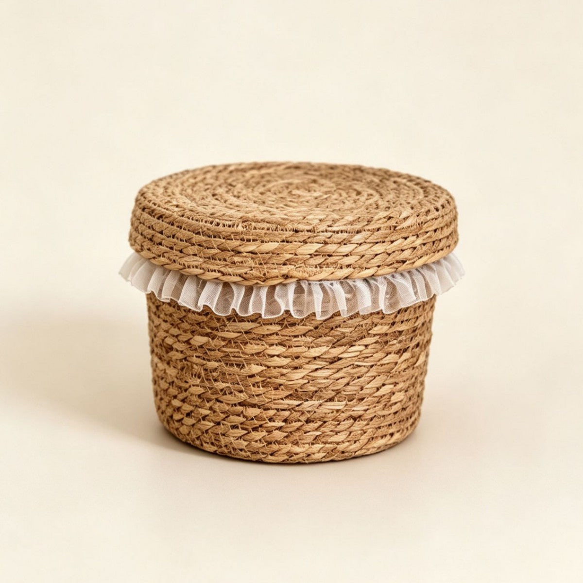 Natural fiber storage basket with ruffled edge Acalora