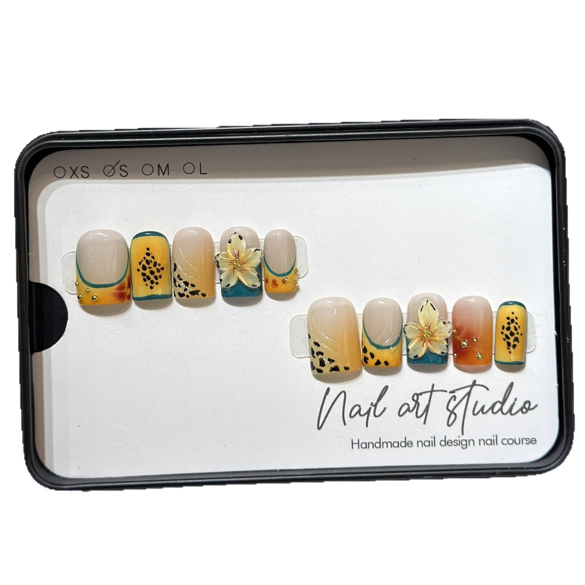 Floral Themed Press-On Nail Art Set Acalora