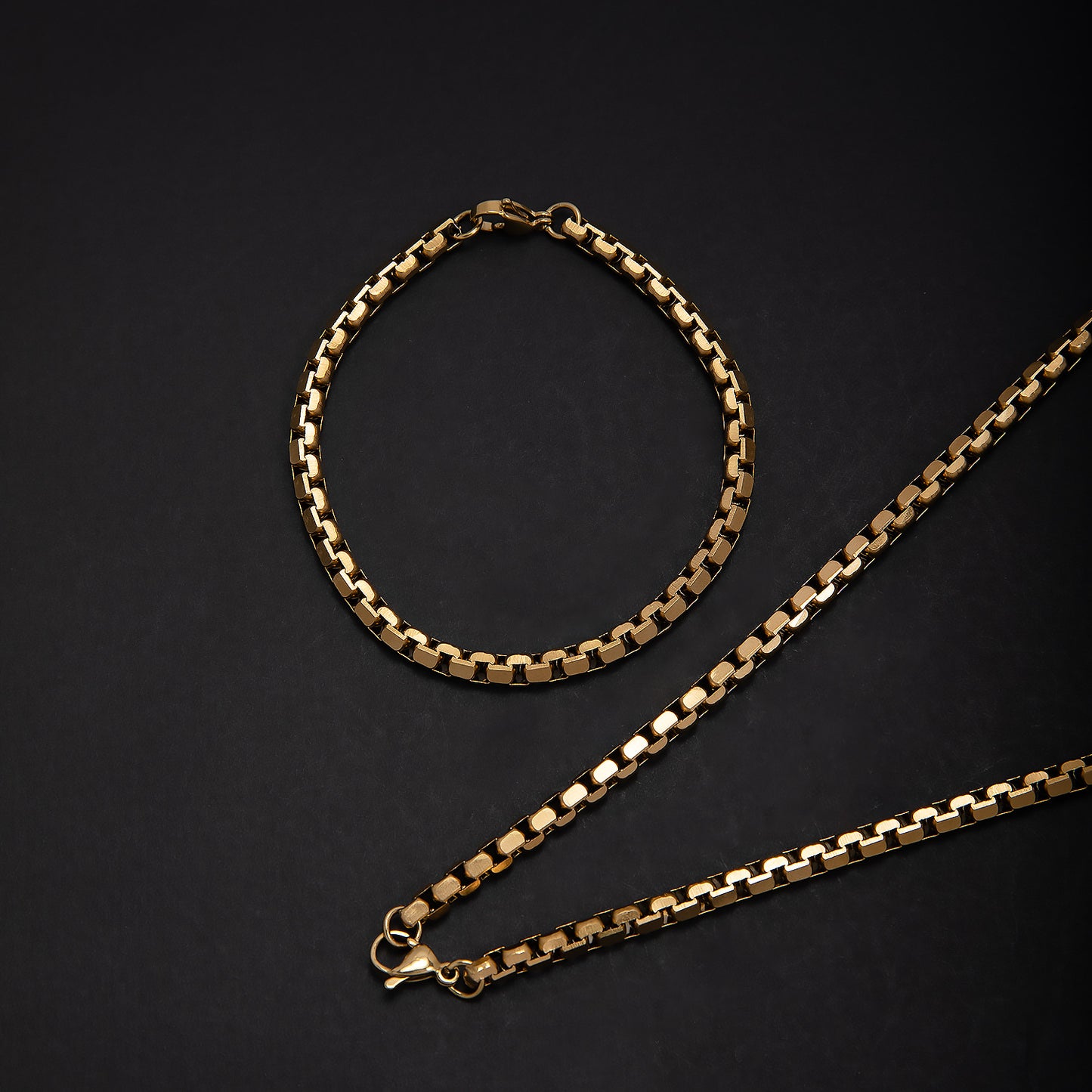 Modern Interlocking Link Chain Set Acalora