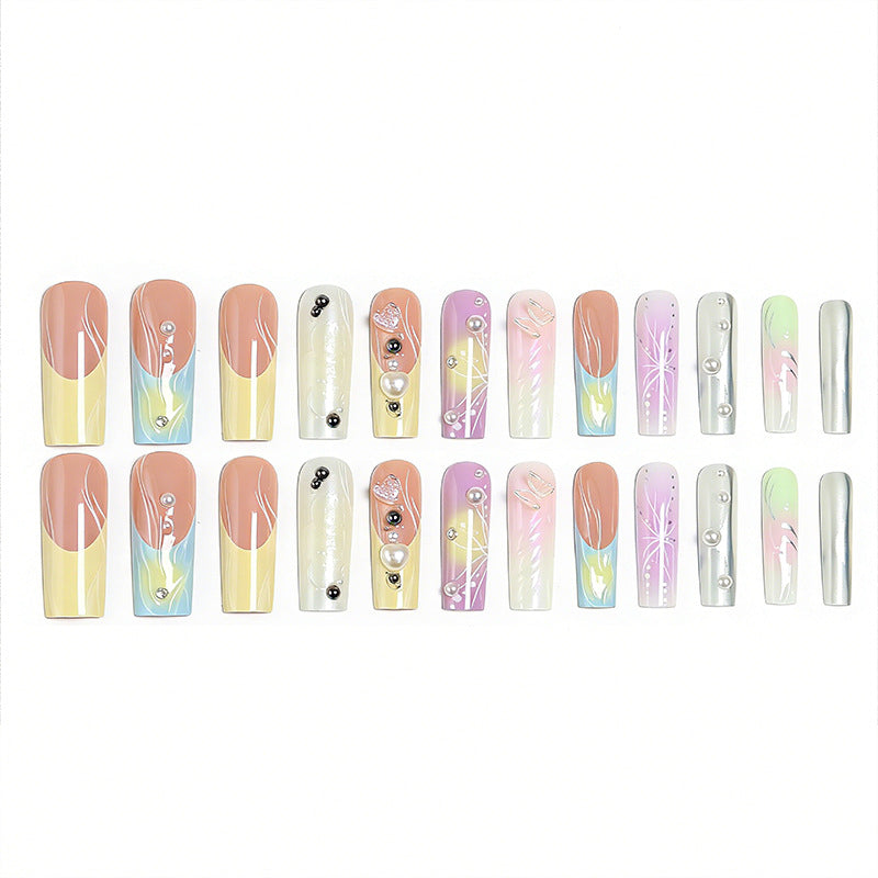Artificial nail set with elegant floral and sparkling accents Acalora