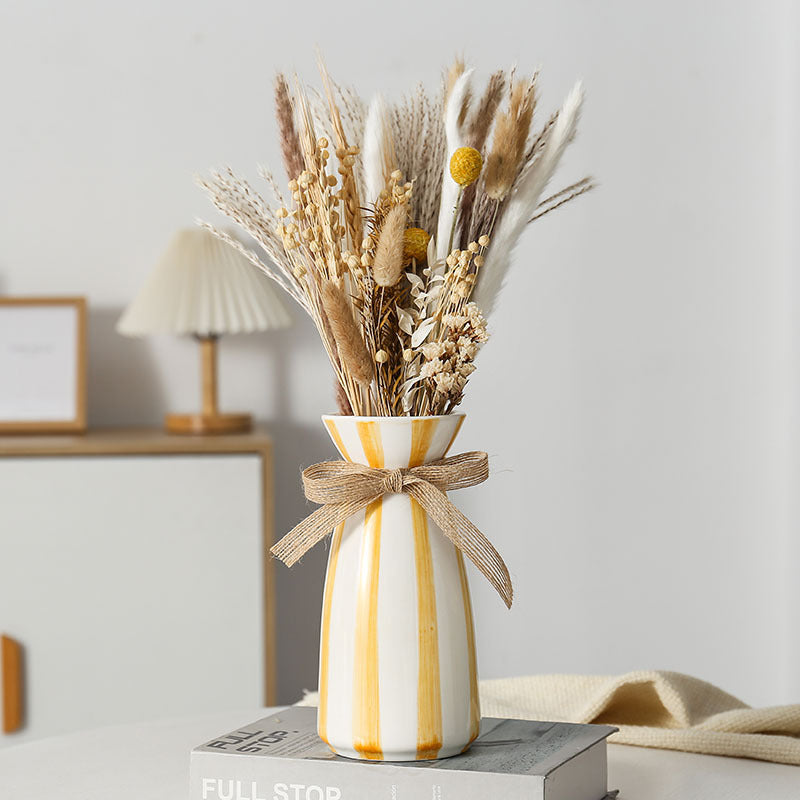 Elegant ceramic vase in vintage style Acalora