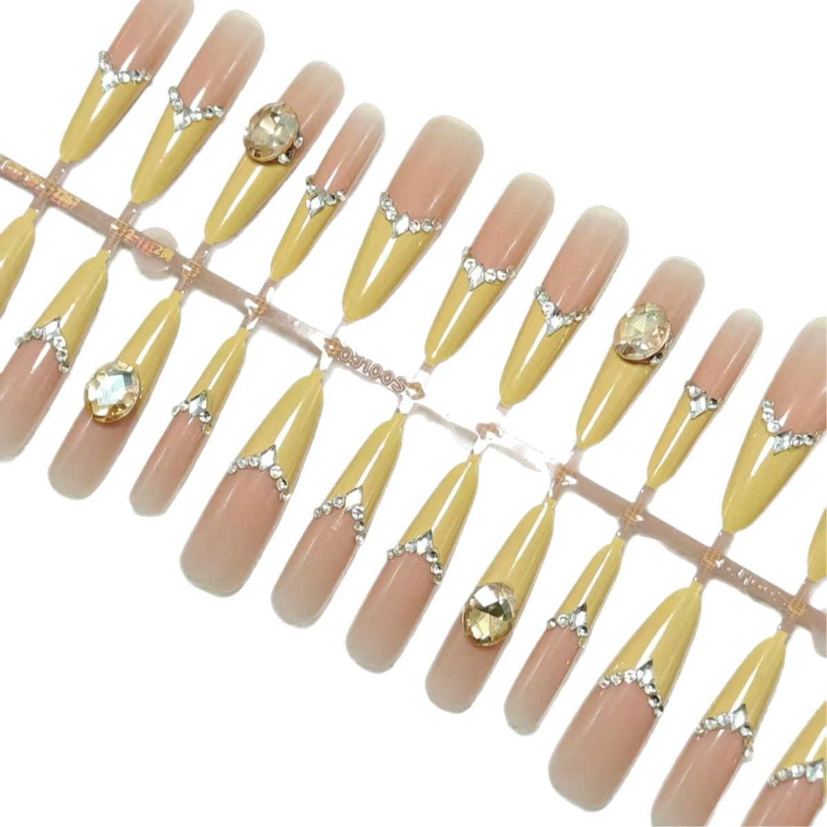 Artificial nails with elegant 3D applications and glitter Acalora