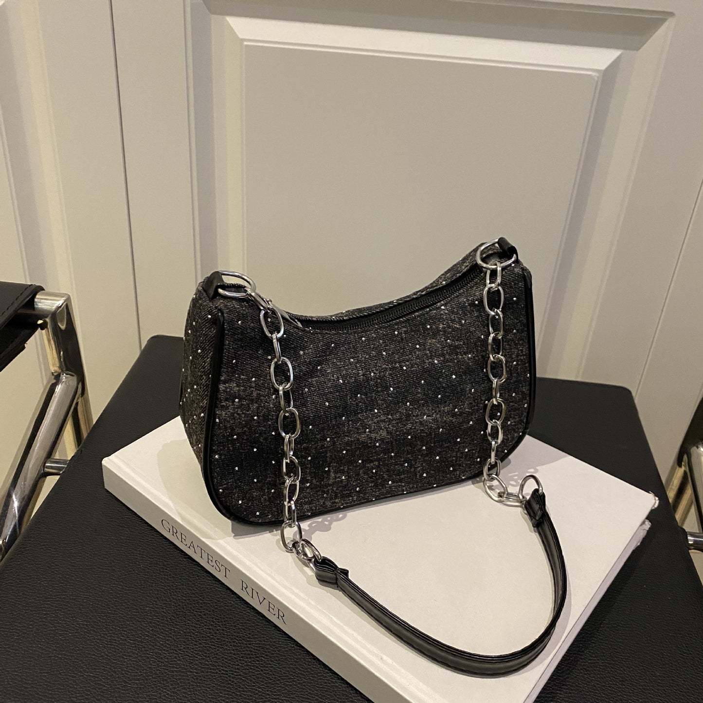 Stylish Chain-Handled Hobo Bag Acalora