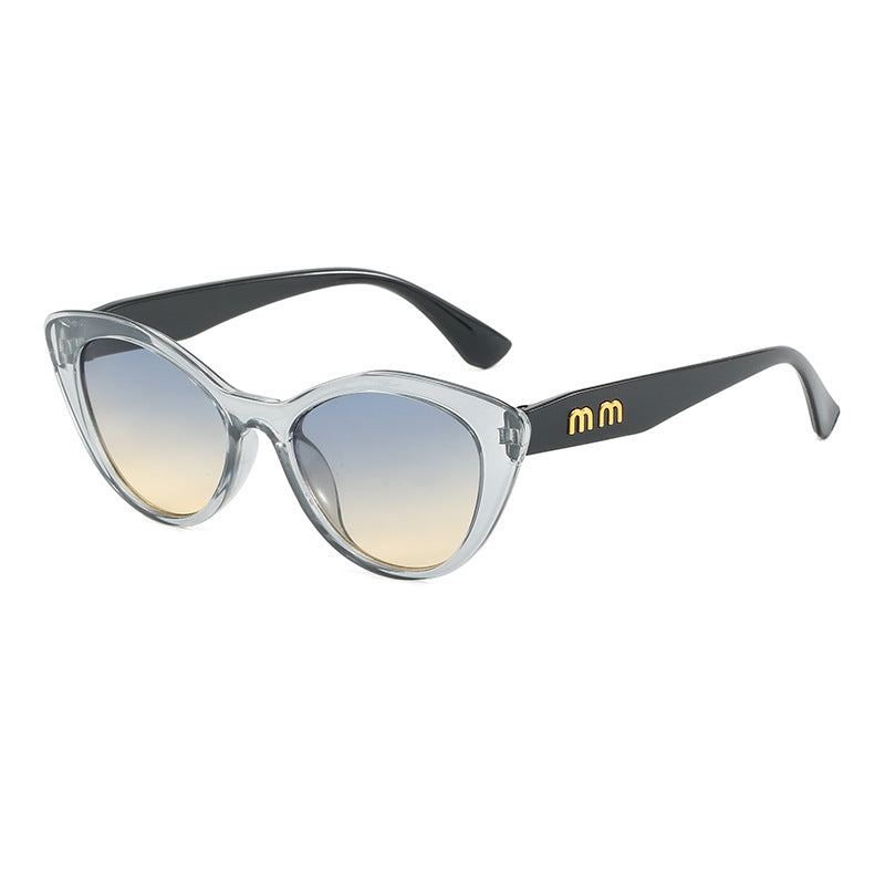 Women's Cat-Eye Sunglasses in Trendy Vintage Style Bowlift
