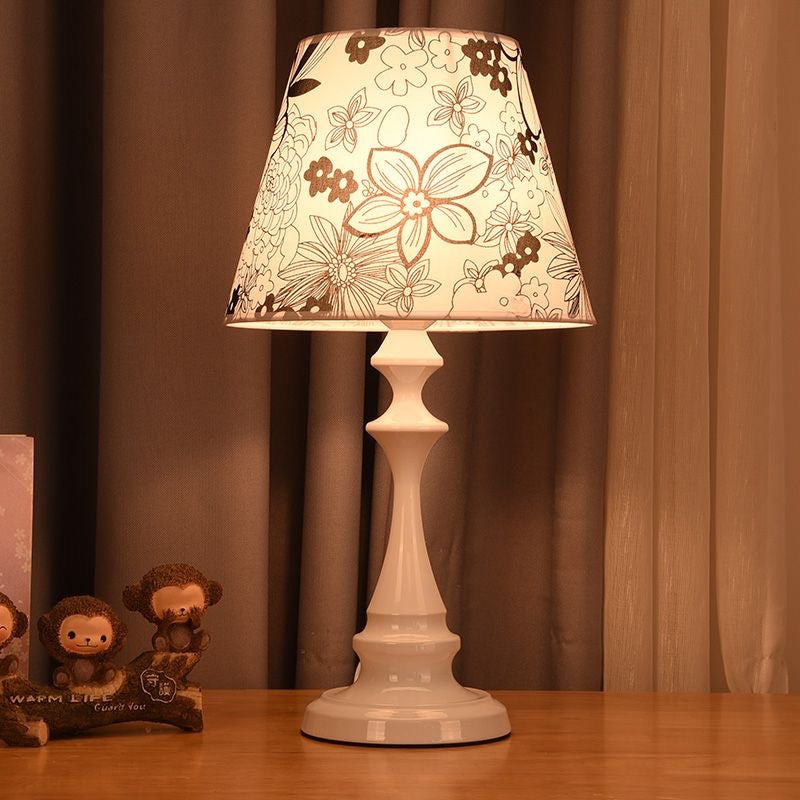 Modern Minimalist Decorative Desk Lamp
