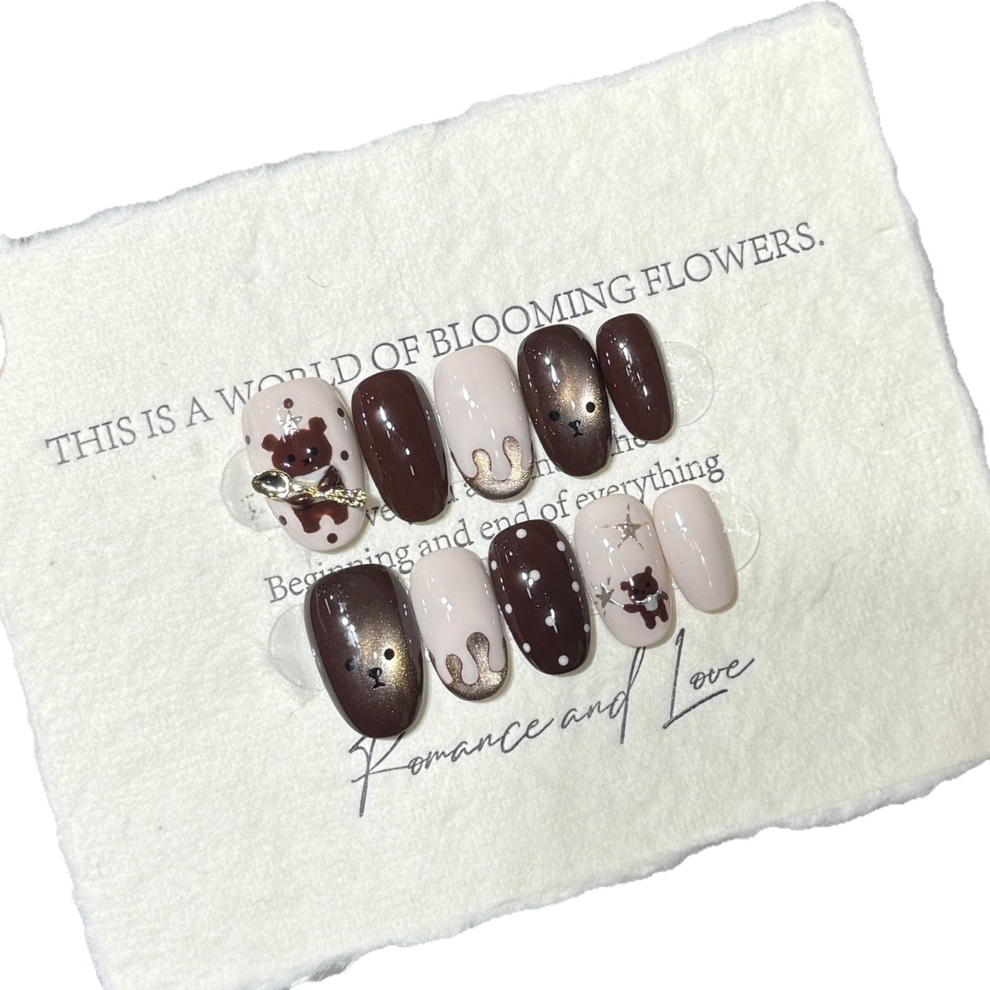 Whimsical Animal-Themed Press-On Nail Art Set Acalora