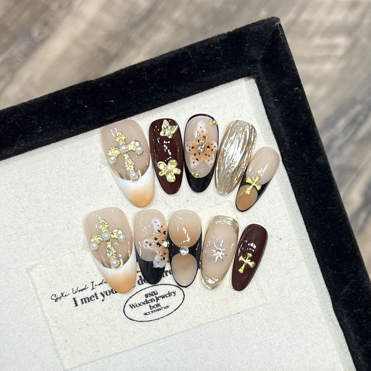 Reusable Press-On Nail Set Acalora