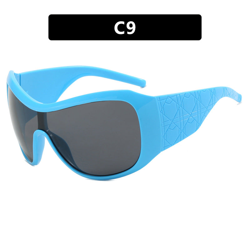 Ladies sport sunglasses with wide-protected frame and polarized lenses Bowlift