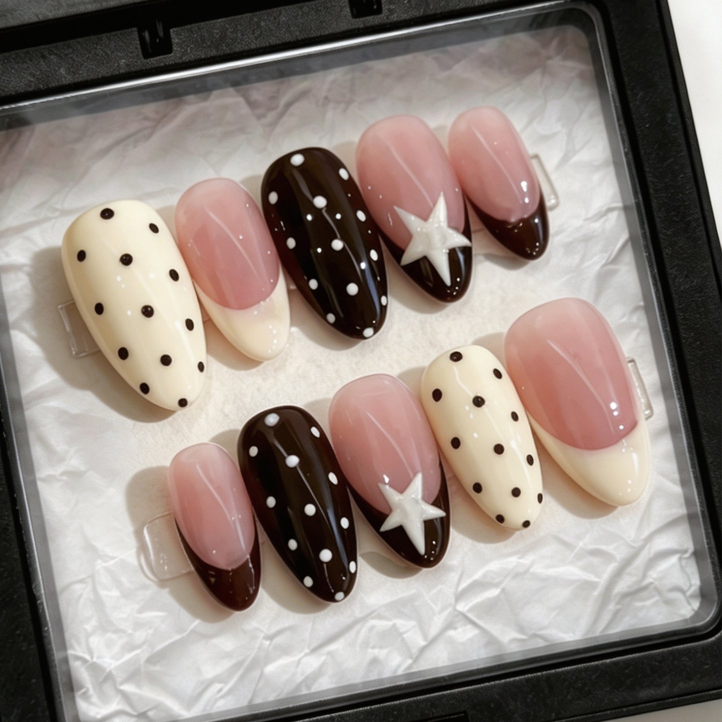 Decorative Press-On Nail Set Acalora