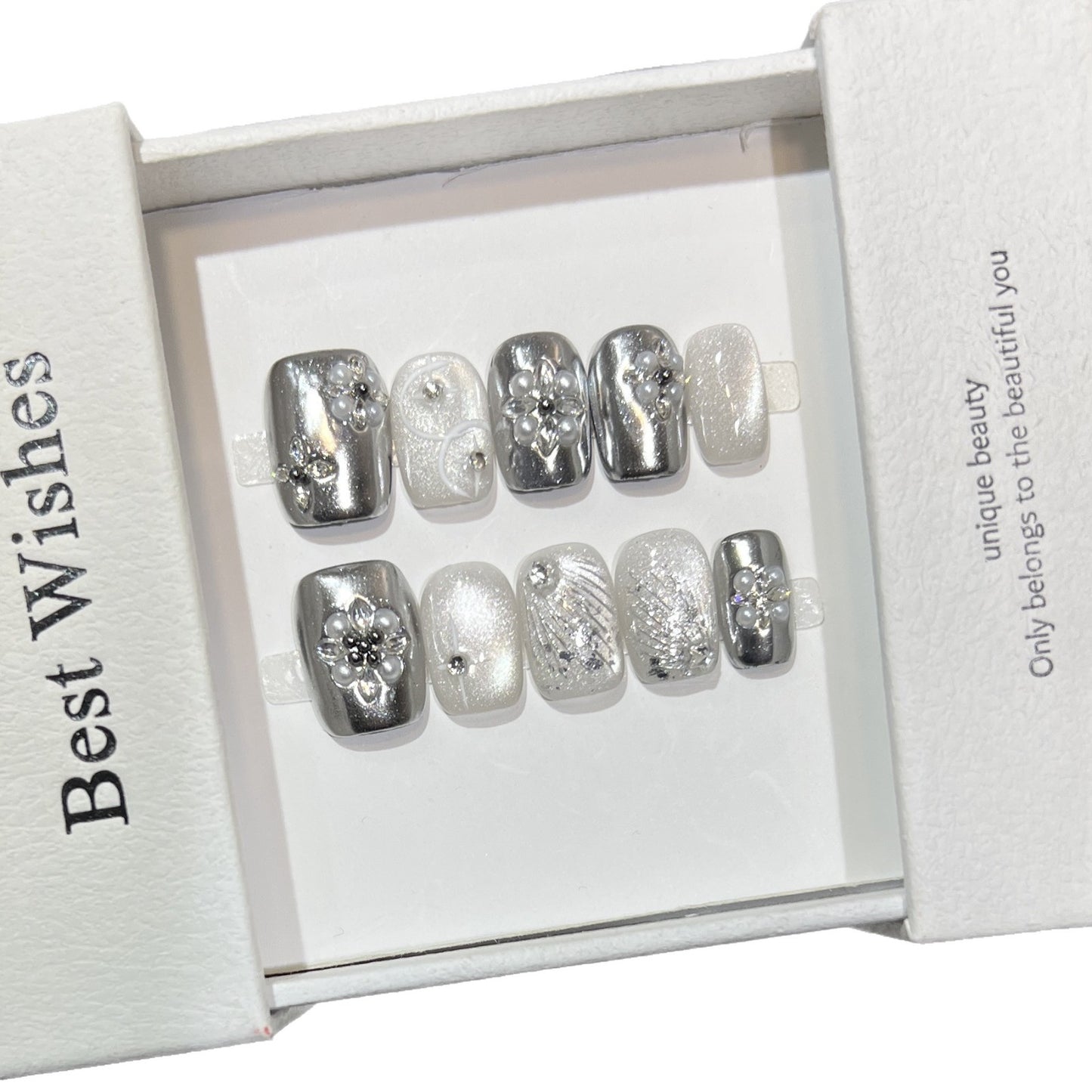 Decorative Silver Press-On Nail Set Acalora