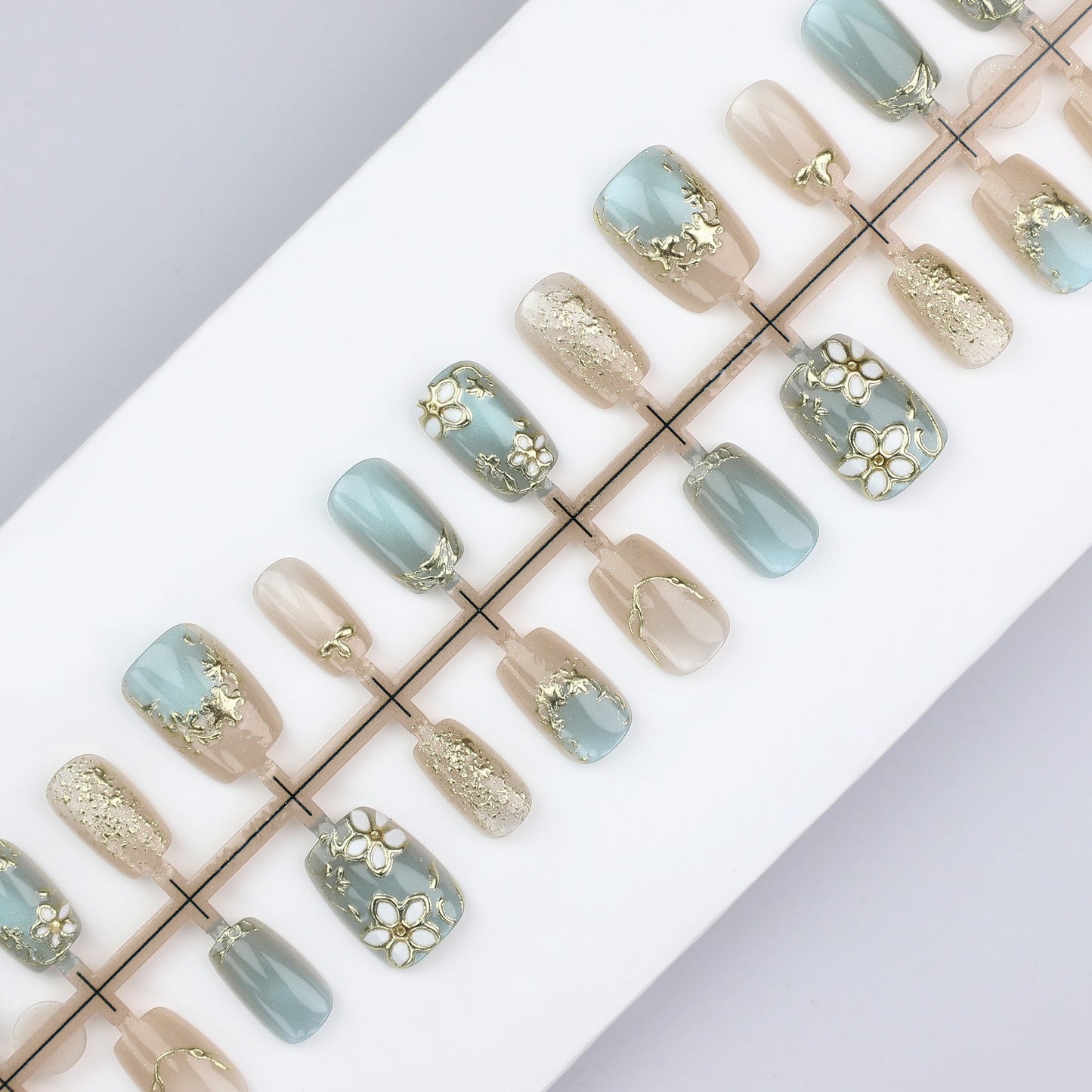 Decorative Floral Press-On Nail Set Acalora