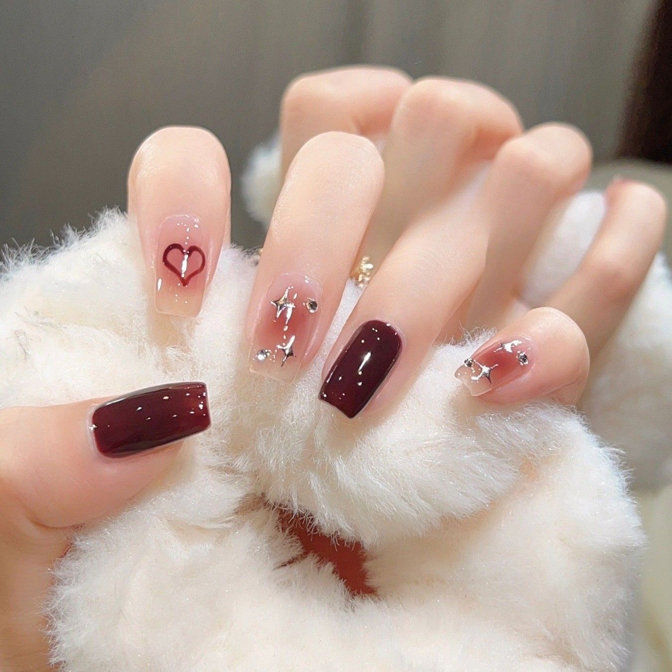Artistic Heart Design Press-On Nail Set Acalora