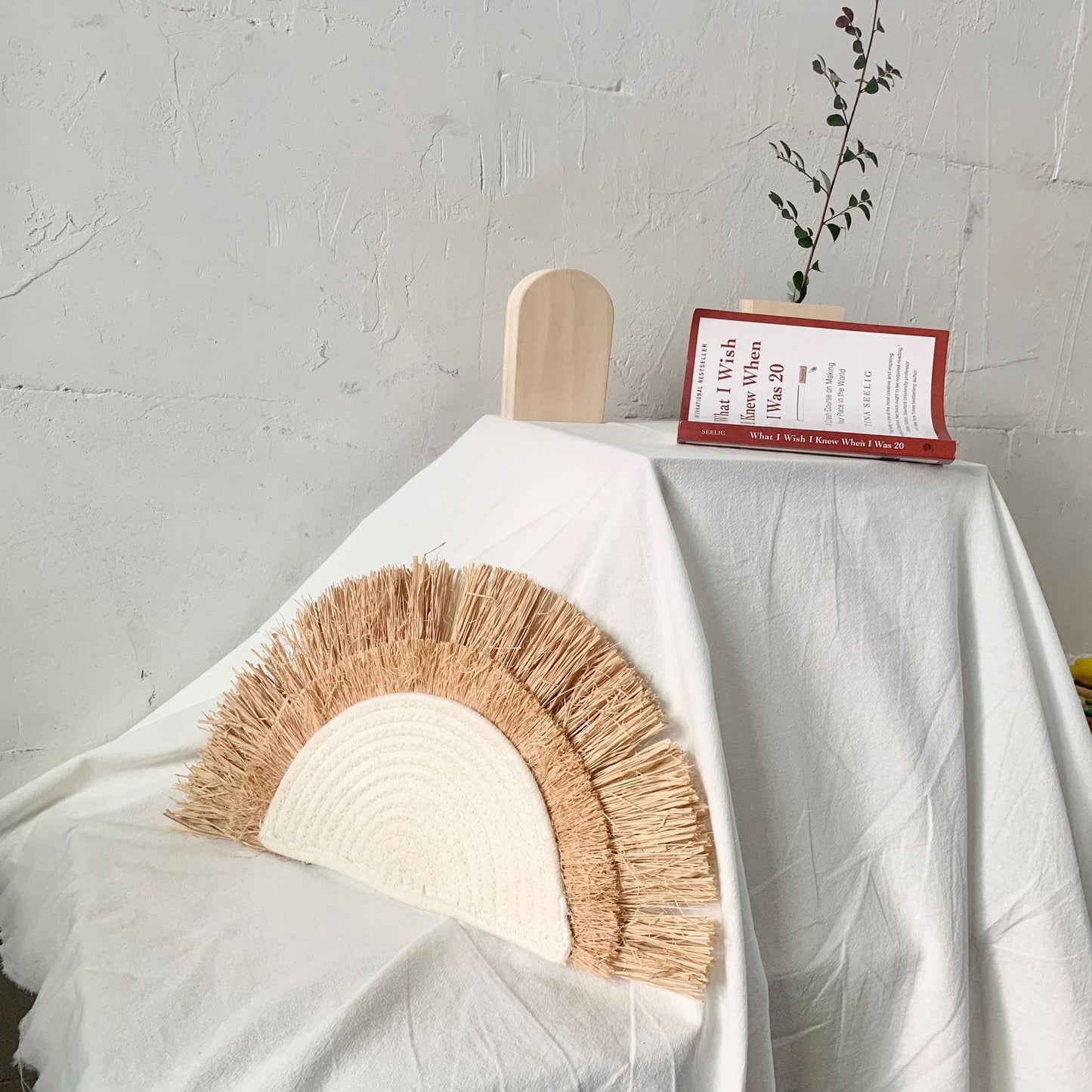 Decorative wall decoration with synthetic fiber and wooden beads Acalora