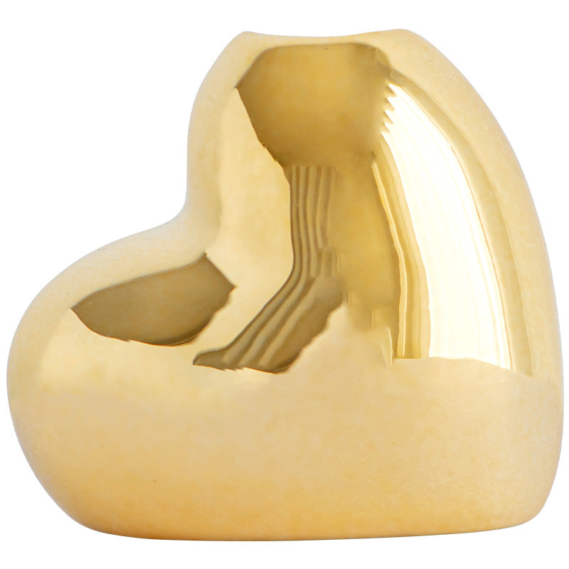 Elegant Decorative Heart Figure Acalora