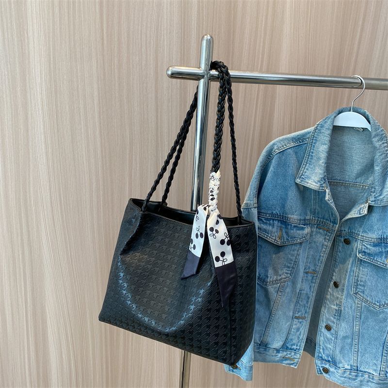 Stylish Designer Tote Acalora