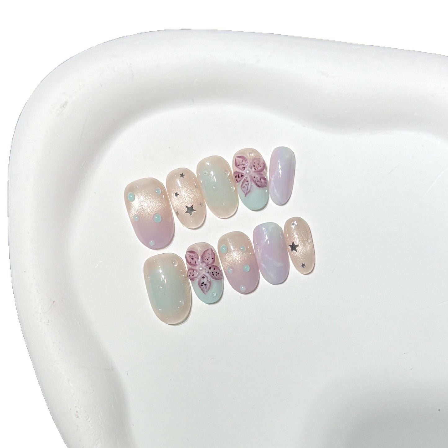 Floral-Inspired Press-On Nail Art Set with Star Accents Acalora