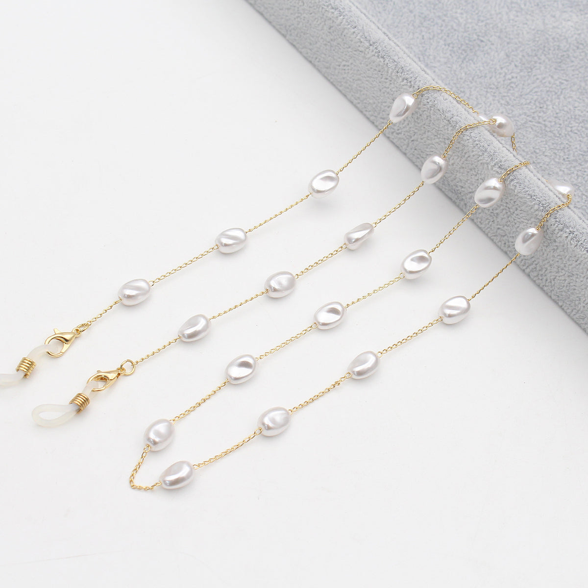 Pearl-Accented Eyewear Chain Acalora
