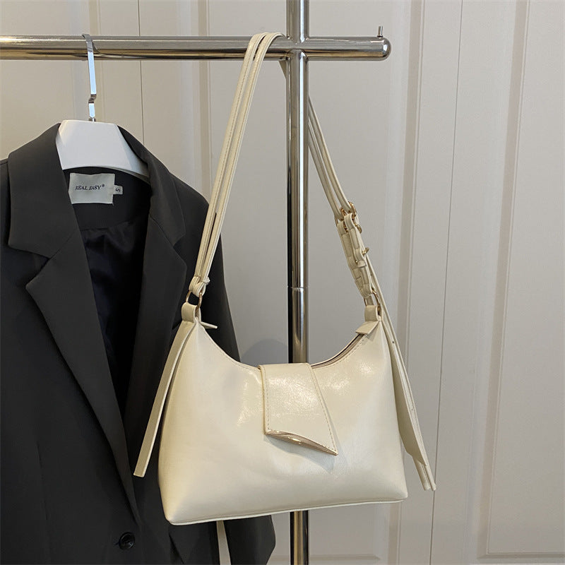 Luxurious Patent Leather Shoulder Bag Acalora