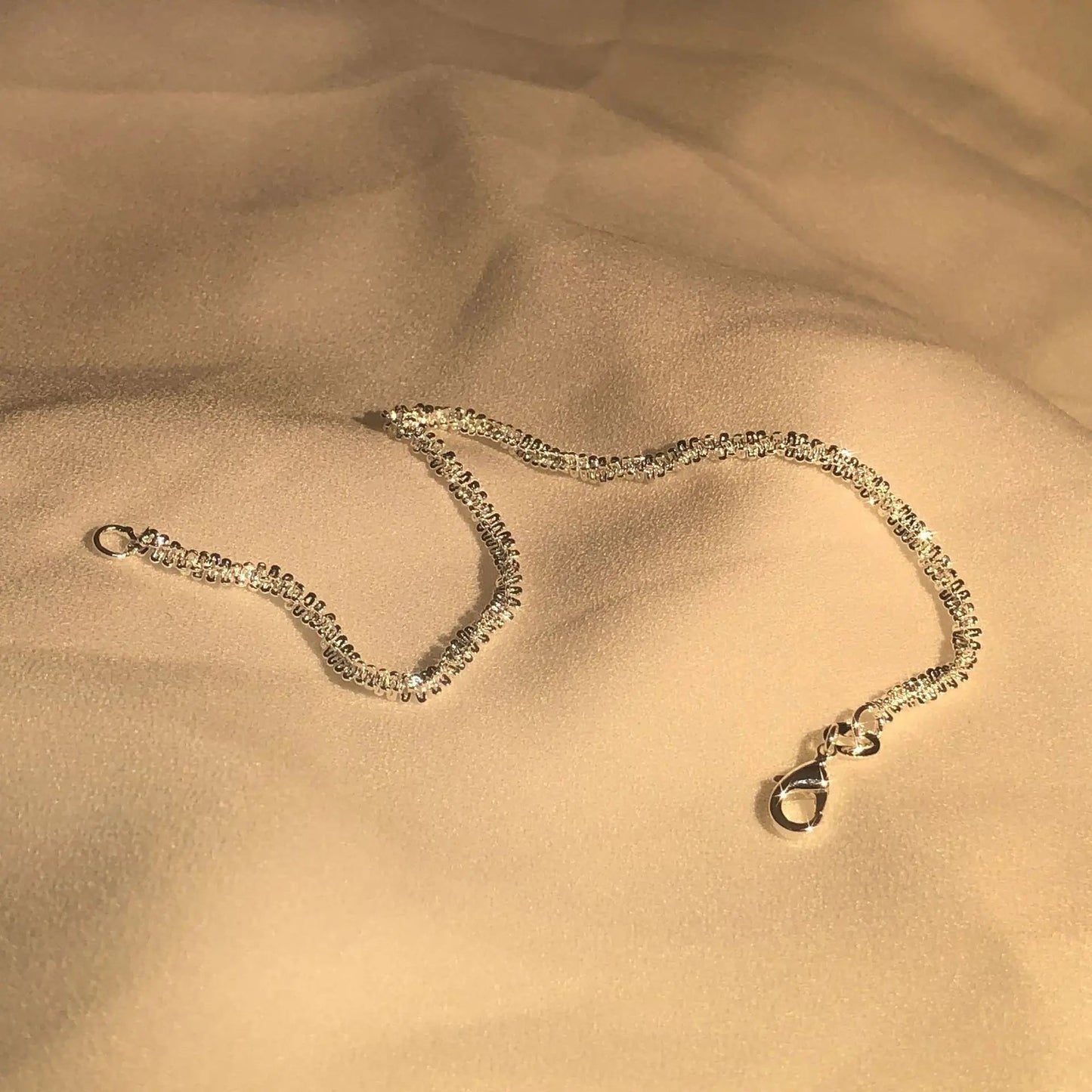 BowLift | Liquid Silver Bracelet – 925 Sterling Silver Wristband Inspired by Water