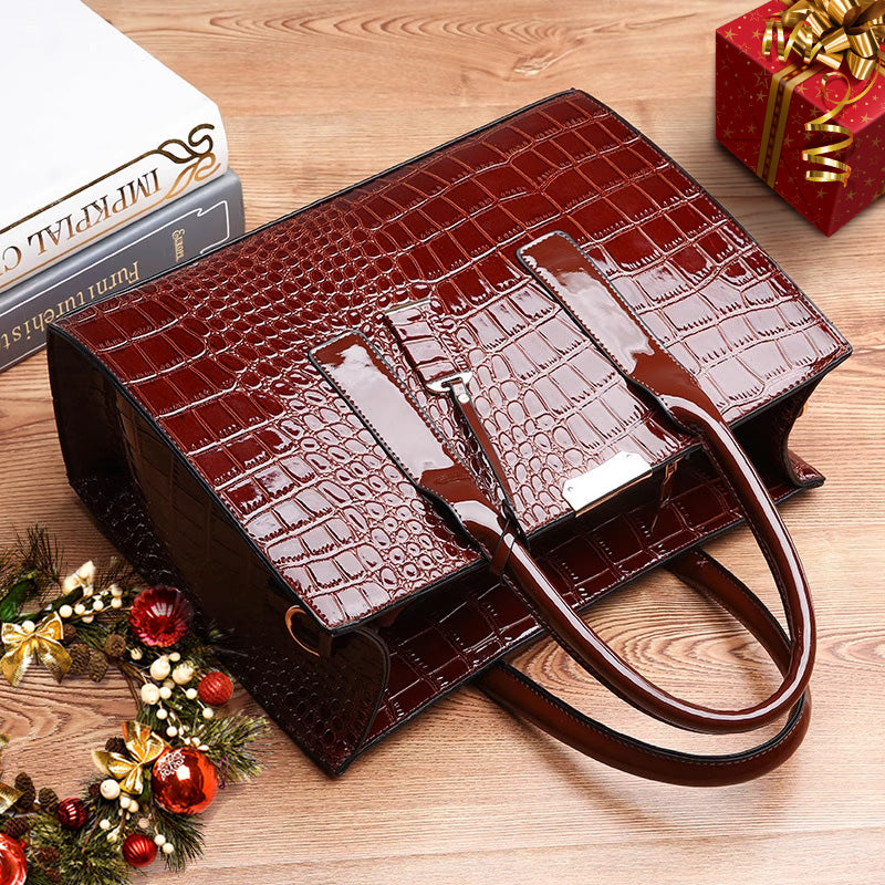 BowLift | Bag with crocodile embossing.