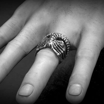 BowLift | Alien-Facehugger-Ring