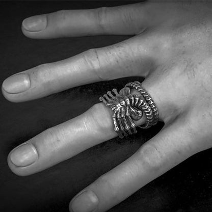 BowLift | Alien-Facehugger-Ring