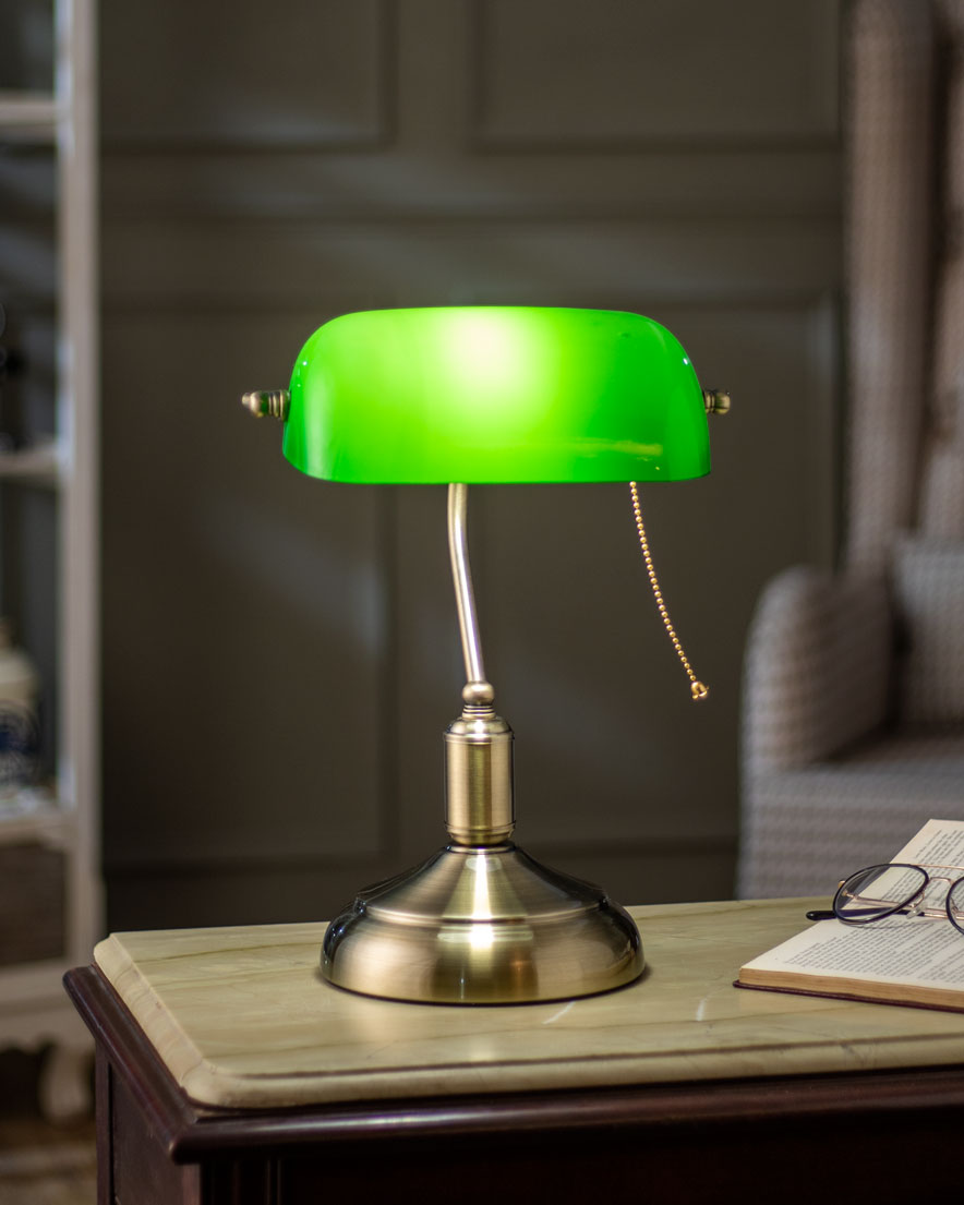 Skanto | Classic Banker's Lamp