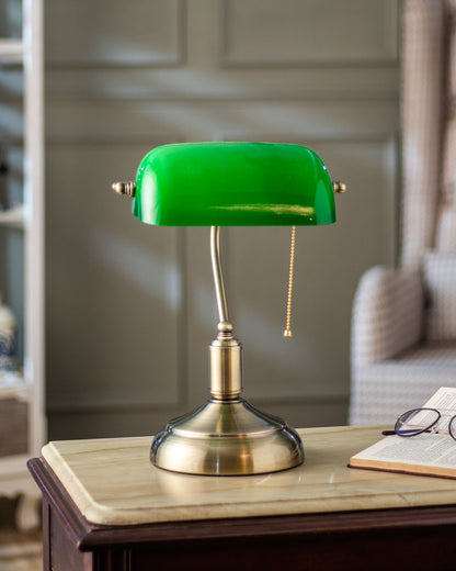 Skanto | Classic Banker's Lamp