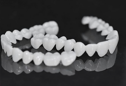 Skanto | Smile Lens – Adjustable White Prosthetic for Direct Smile Correction