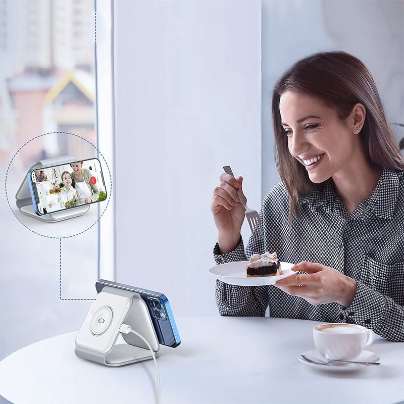 New foldable 3-in-1 wireless charger