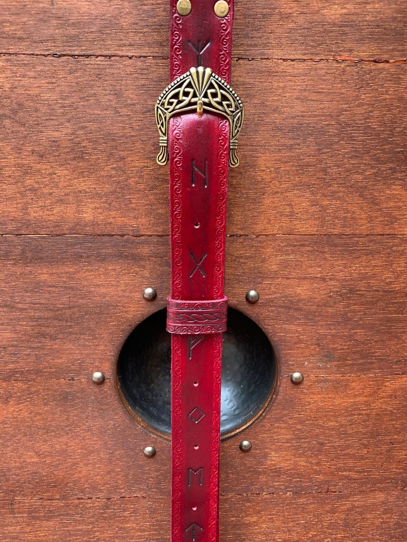 Skanto | Eivor Valhalla Raven Battle Damaged Viking Wood Shield 30CM