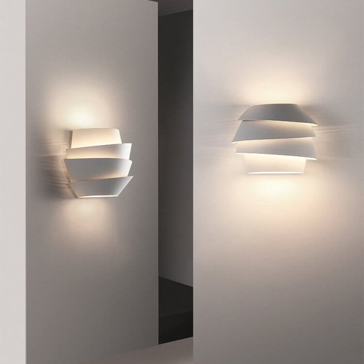 Scandinavian wall lamp with dual light points - NordGlow | Karnz