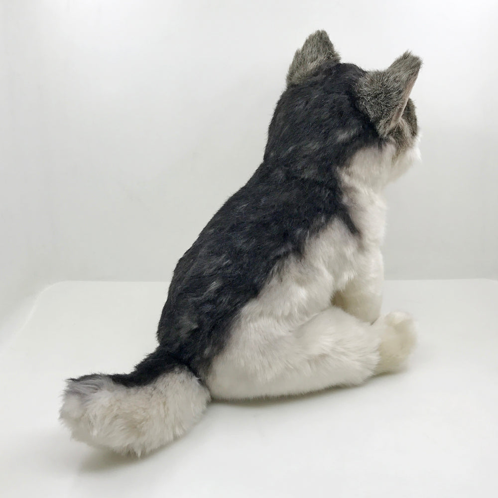 Skanto | Grey Wolf Plush Toy