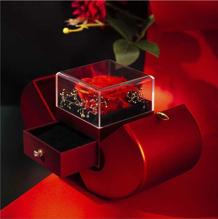 Skanto | Rose Apple Jewelry Box™ | With Eternal Rose Necklace.