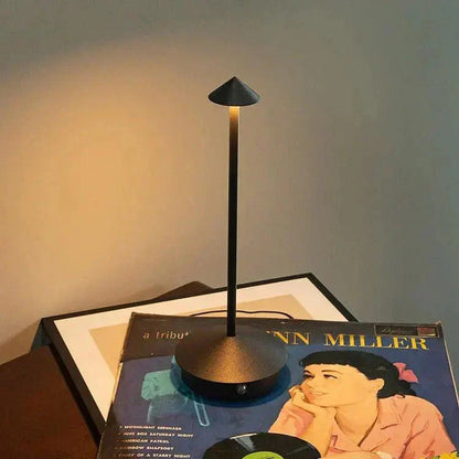 Skanto | BeamLuxe - Elegant Wireless Table Lamp