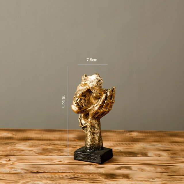 BowLift | Three monkeys with a message – a sculpture full of meaning