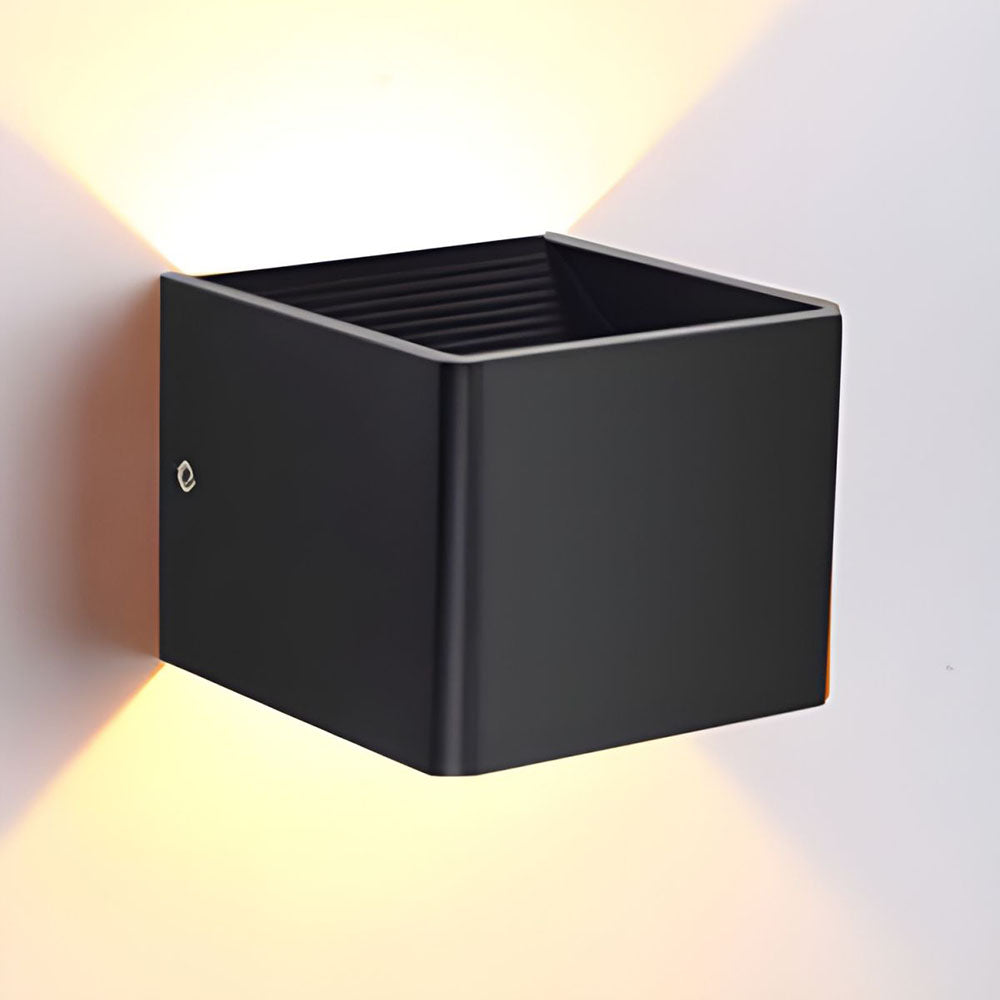Skanto | Laurion – Modern Cube Wall Lamp | LED Ambient Light for Living Room & Bedroom