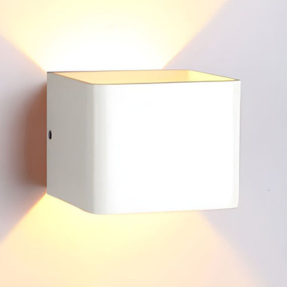 Skanto | Laurion – Modern Cube Wall Lamp | LED Ambient Light for Living Room & Bedroom