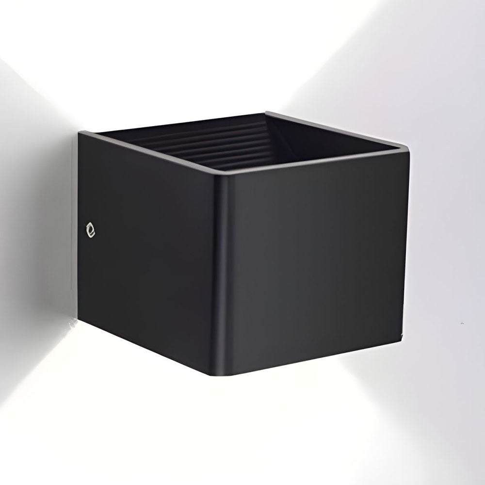 Skanto | Laurion – Modern Cube Wall Lamp | LED Ambient Light for Living Room & Bedroom