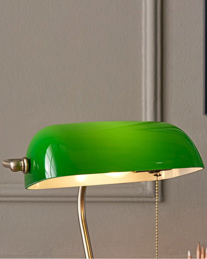 Skanto | Classic Banker's Lamp