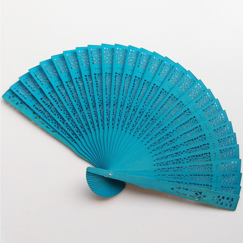 Ladies elegant and artful fan Bowlift