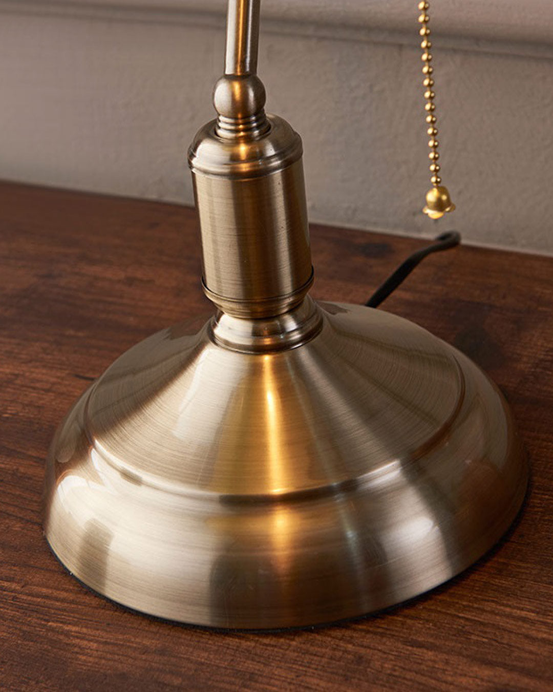 Skanto | Classic Banker's Lamp
