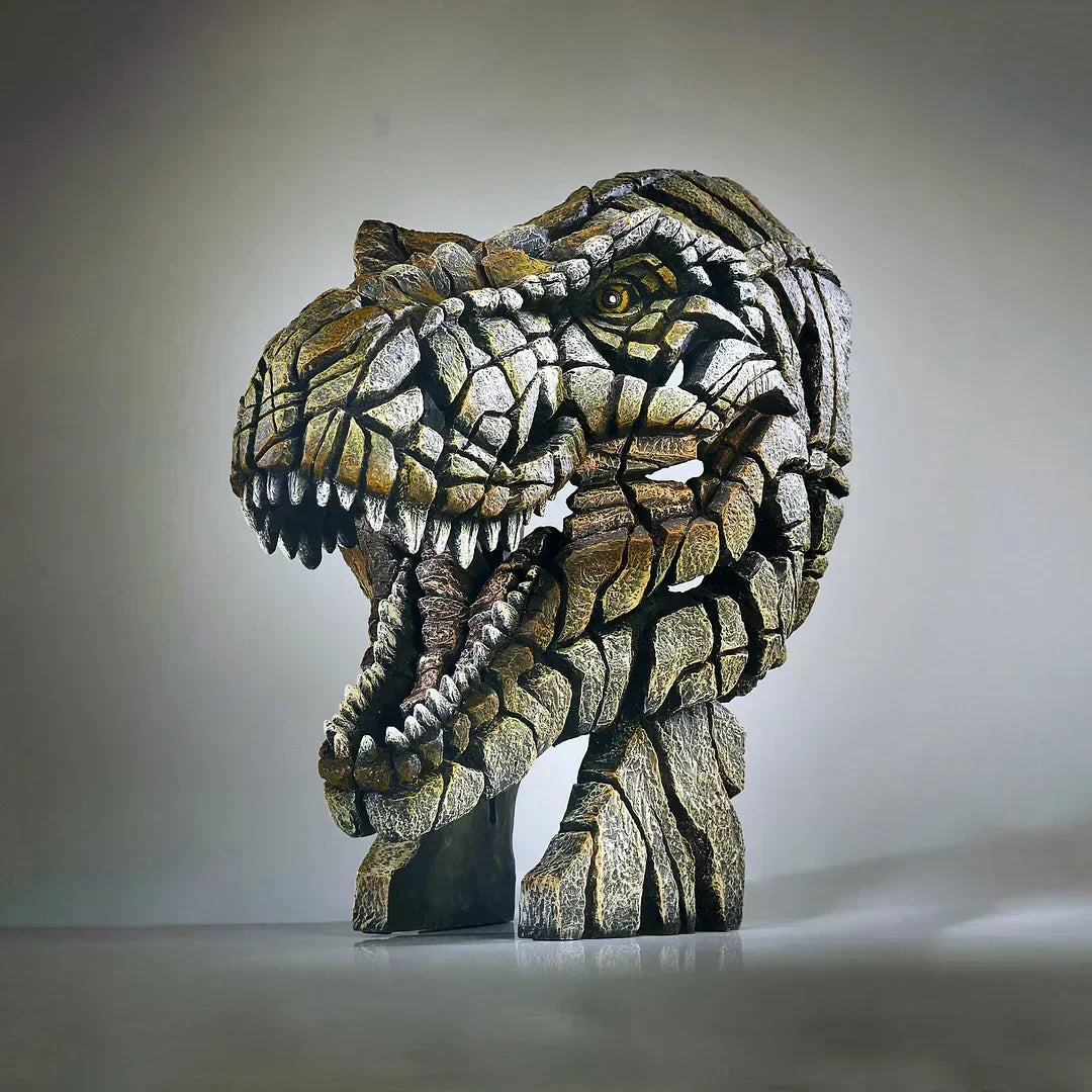 BowLift | Life-like gorilla figure made of resin for decoration