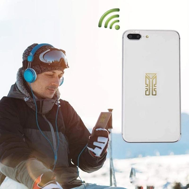 Signal booster for mobile phones